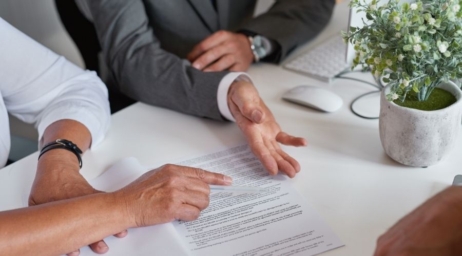 Contratos mercantiles y societarios: claves legales que toda empresa debe conocer